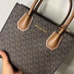 Brand New Micheal Kors Hand/shoulder Bag